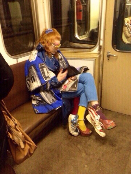 мода петербургского метро, мода метро, модники в транспорте, странные пассажиры метро 