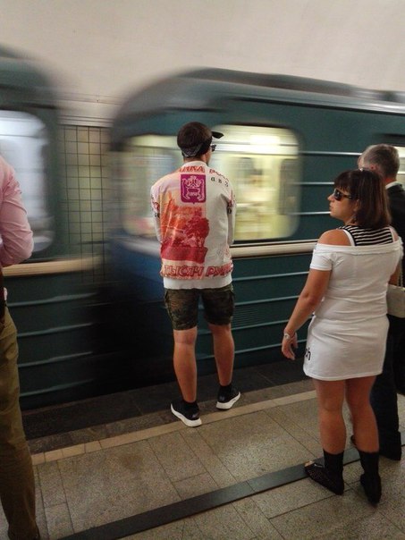 мода петербургского метро, мода метро, модники в транспорте, странные пассажиры метро 