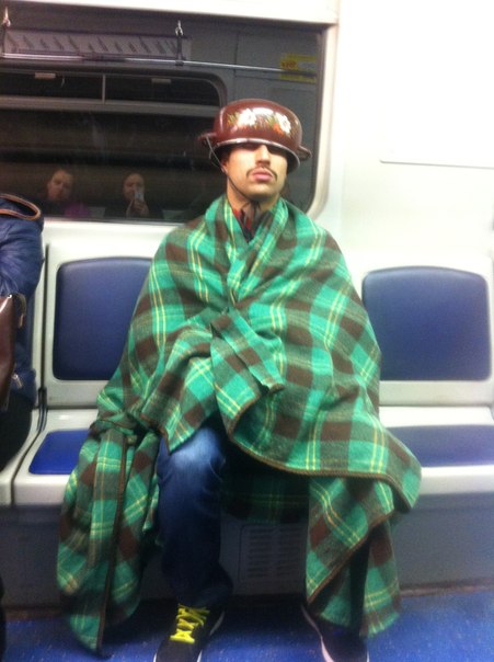 мода петербургского метро, мода метро, модники в транспорте, странные пассажиры метро 