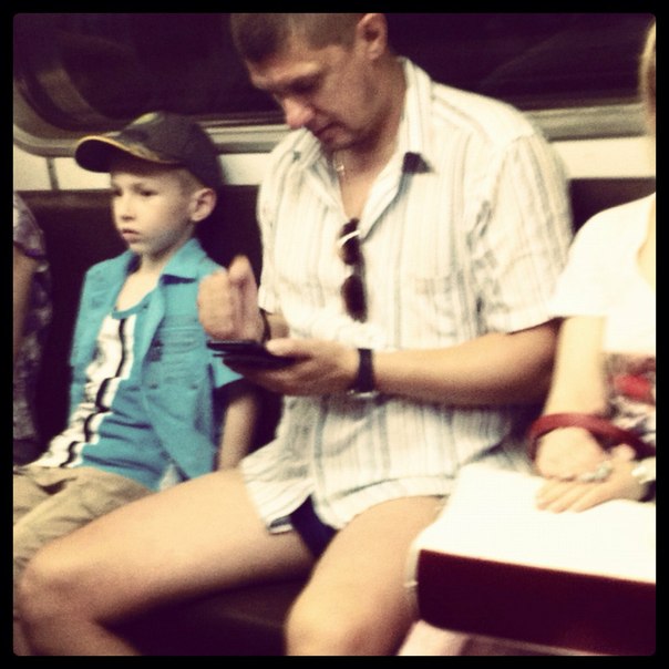 мода петербургского метро, мода метро, модники в транспорте, странные пассажиры метро 