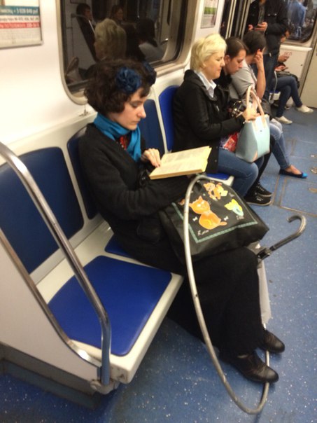 мода петербургского метро, мода метро, модники в транспорте, странные пассажиры метро 