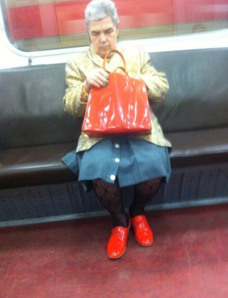 мода петербургского метро, мода метро, модники в транспорте, странные пассажиры метро 