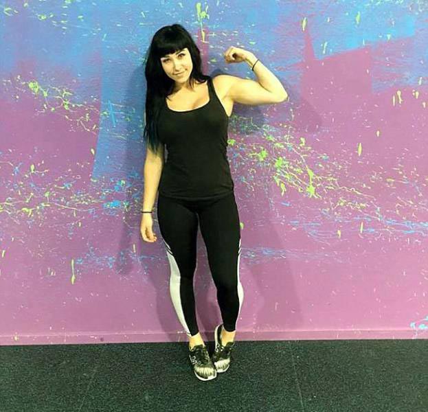 Девушка решила бороться с анорексией при помощи тяжёлой атлетики и её результат вас удивит победила анорексию, Софи Гажник, Sophie Gajnik, до и после анорексии, поборола анорексию тяжёлая атлетика