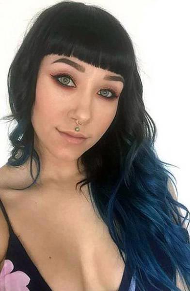 Девушка решила бороться с анорексией при помощи тяжёлой атлетики и её результат вас удивит победила анорексию, Софи Гажник, Sophie Gajnik, до и после анорексии, поборола анорексию тяжёлая атлетика