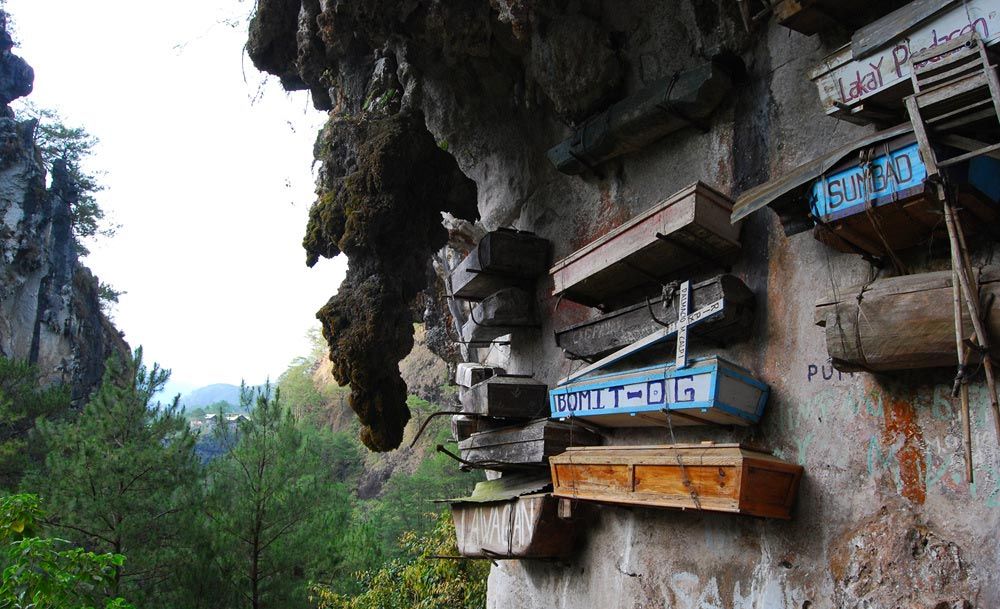 7 самых странных и пугающих похоронных обрядов мира странные похоронные обряды, пугающие похоронные традиции