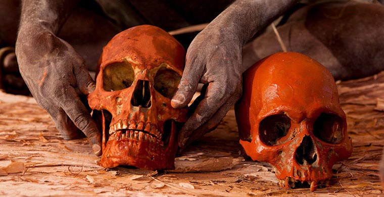 7 самых странных и пугающих похоронных обрядов мира странные похоронные обряды, пугающие похоронные традиции