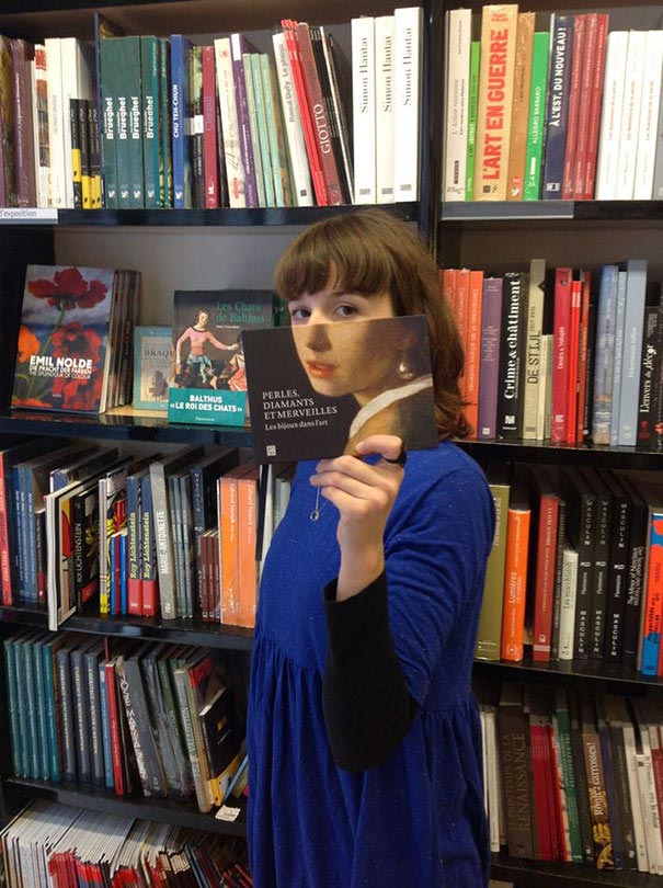 Книжные иллюзии или когда обложки книг стали продолжением реальности Книжные иллюзии, обложки книг продолжение реальности, подставляют обложки книг к частям тела