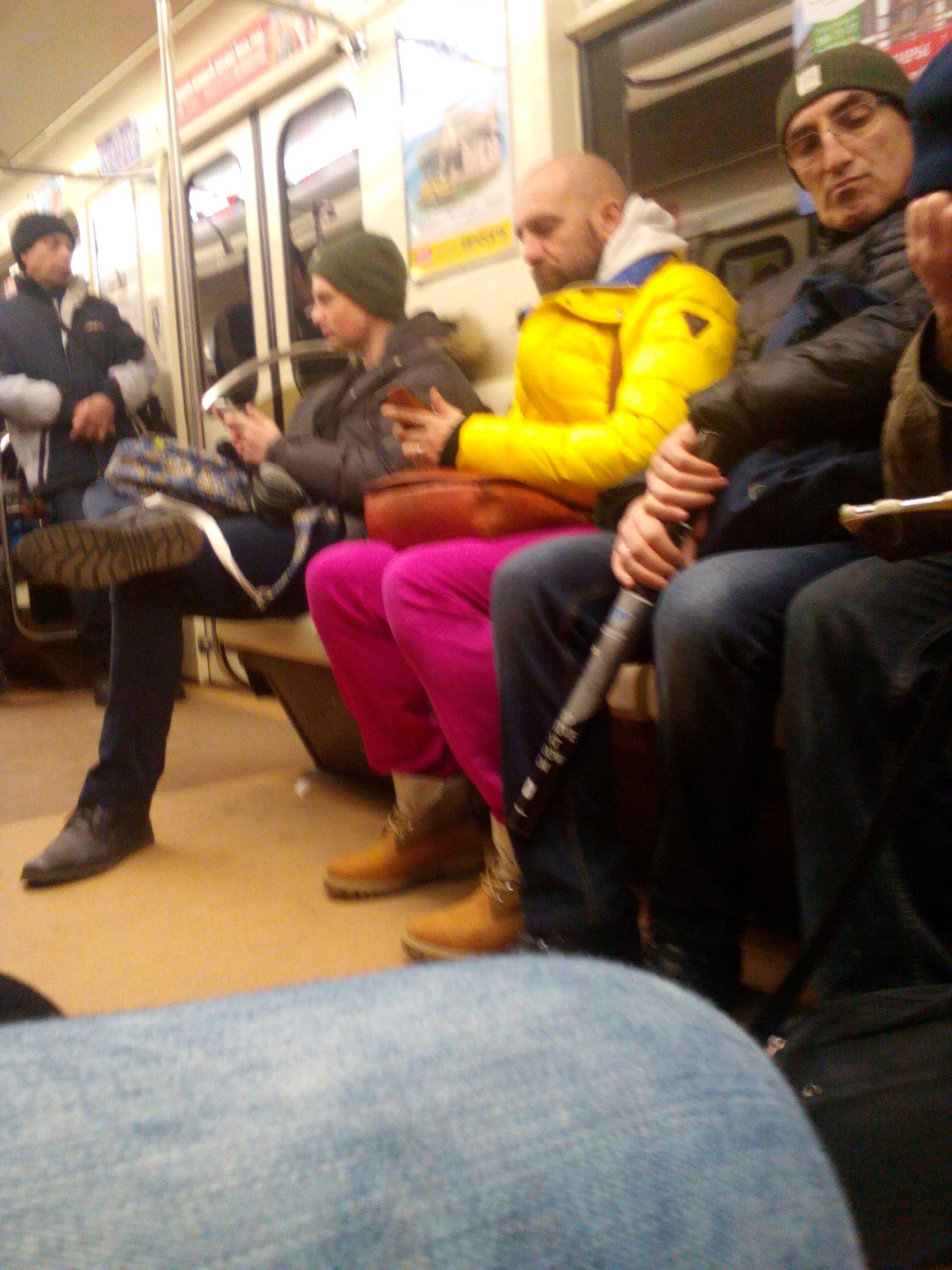 Мода от народа или 18 безумных пассажиров российского метро мода петербургского метро, мода метро, модники в транспорте, странные пассажиры метро