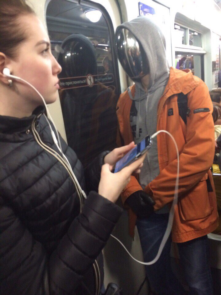 Мода от народа или 18 безумных пассажиров российского метро мода петербургского метро, мода метро, модники в транспорте, странные пассажиры метро