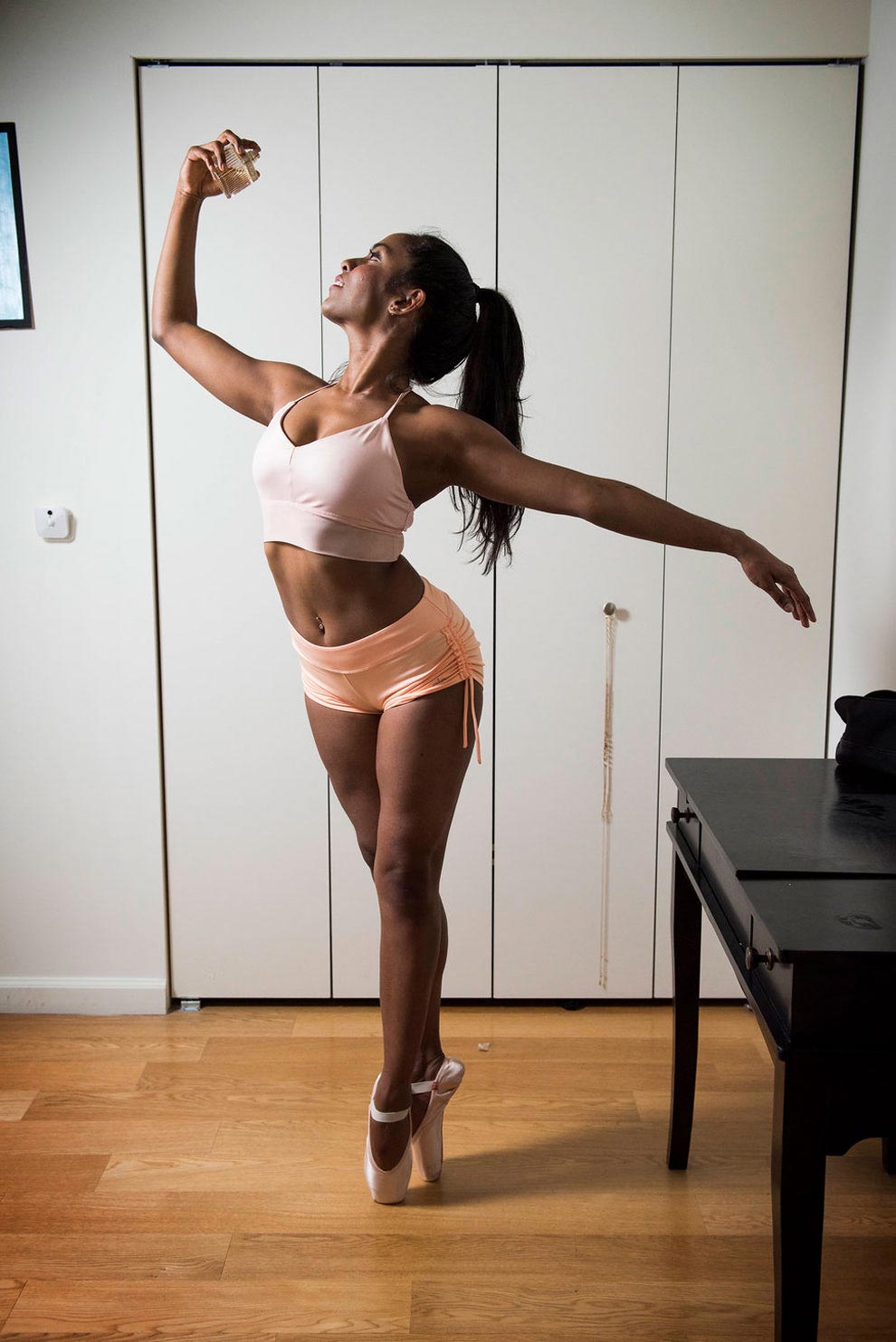 балерины в своих спальнях, Дэймон Дален