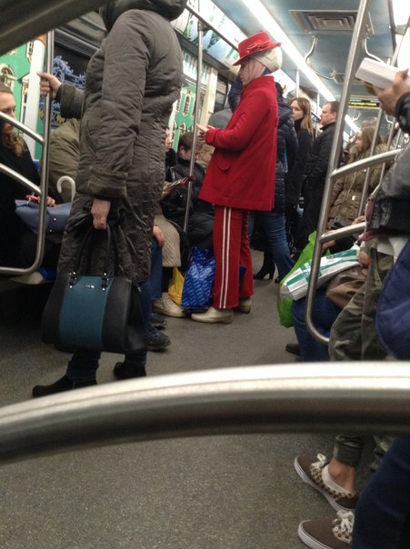 мода петербургского метро, мода метро, модники в транспорте, странные пассажиры метро 