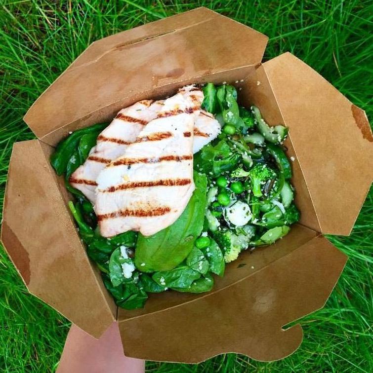 Девушка показала последствие чудовищного вздутия живота, сфотографировавшись до и после него до и после вздутия живота, вздутие живота фото, сильное вздутие живота фото