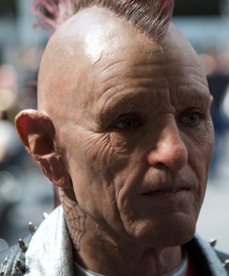 превращение девушки в старого панка, Нил Гортон, Neill Gorton