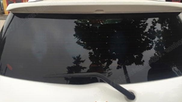 Светоотражающие наклейки на задние стёкла, наклейки видно если подъехать впритык, пугающие наклейки на задние стёкла