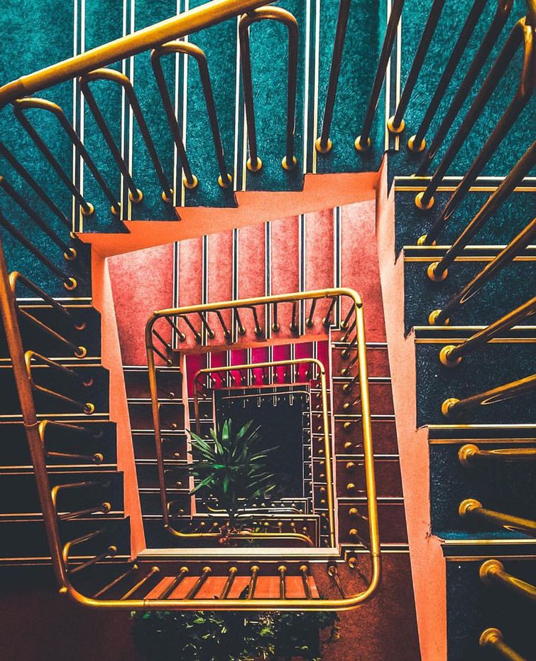 рай для перфекционистов, Symmetrical monsters