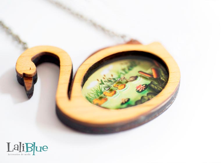 деревянные ожерелья со сказками, Сказки на шее, ожерелья из дерева сказки