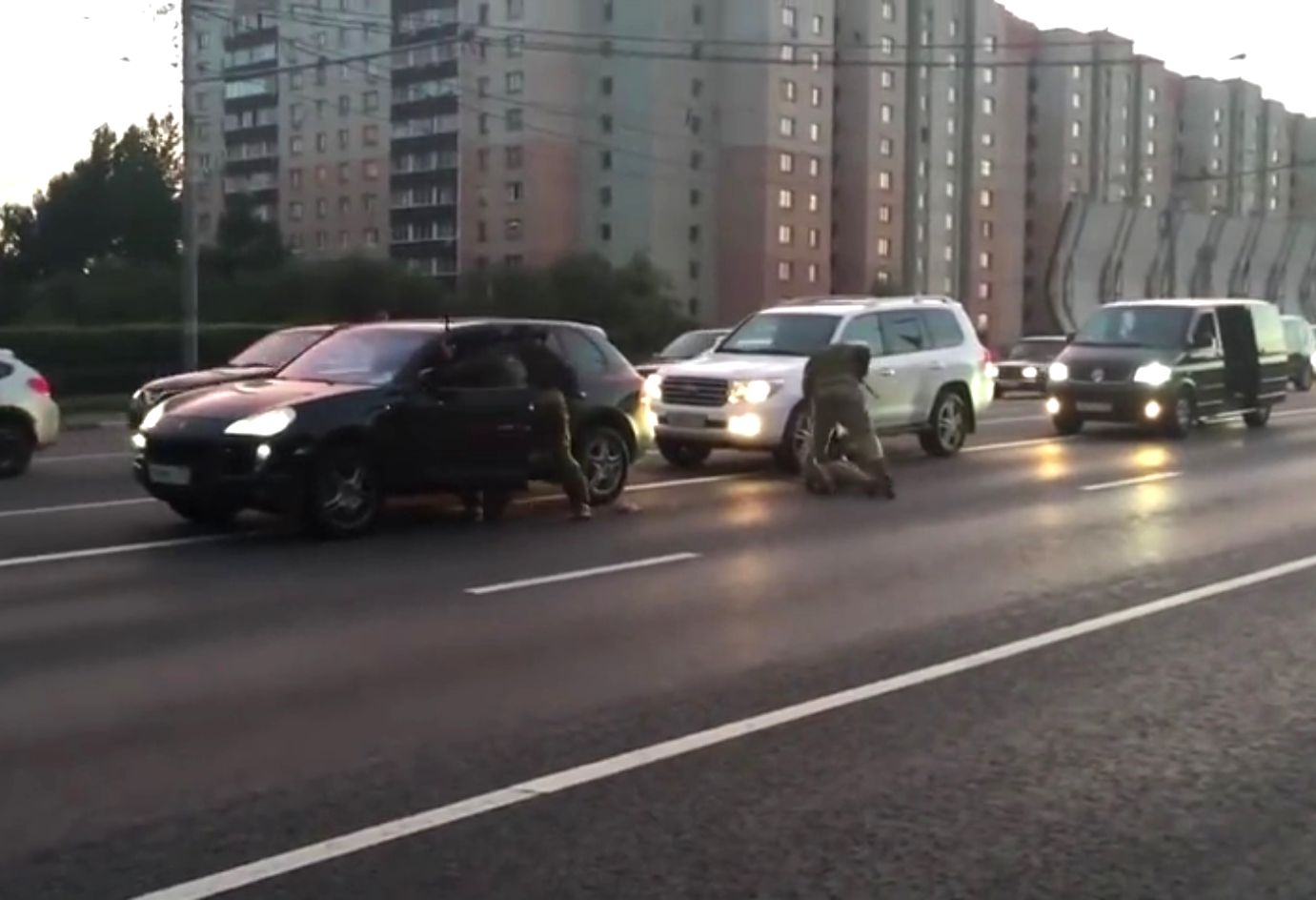 спецназ заступился за велосипедиста, спецназ захитил велосипедиста от водителей