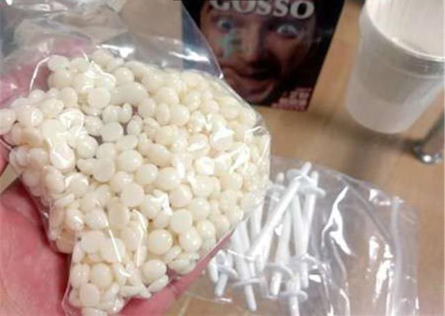 удаления волос в носу при помощи воска