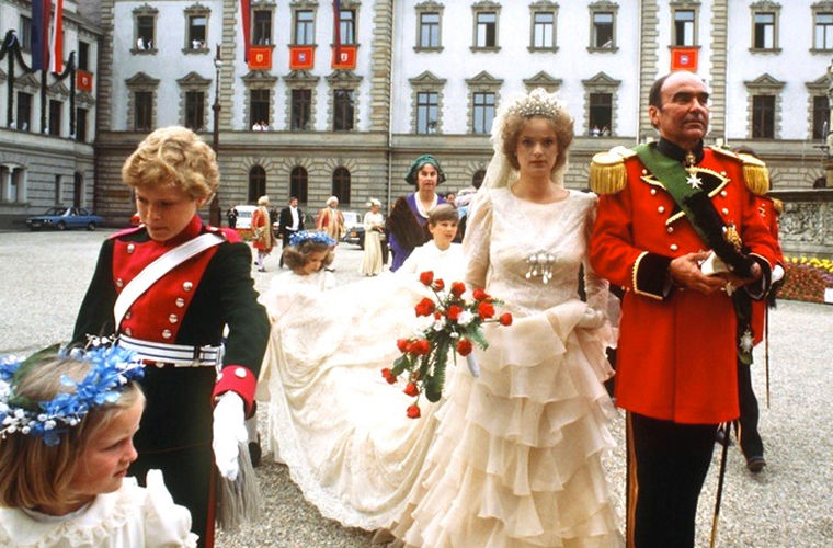 Скандальные особы голубых кровей, чьи безумные поступки оставили след в истории Скандальные особы голубых кровей, безумные принцессы, скандальные королевы