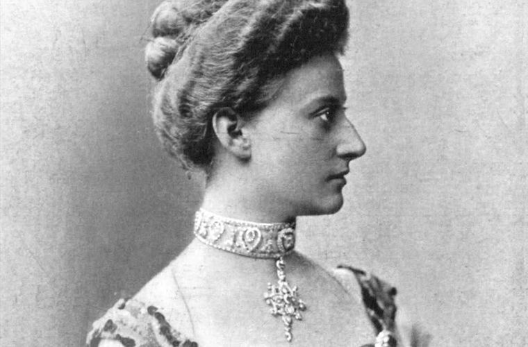 Скандальные особы голубых кровей, чьи безумные поступки оставили след в истории Скандальные особы голубых кровей, безумные принцессы, скандальные королевы