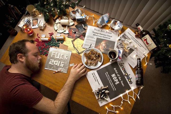 Парень создаёт смешные рождественские открытки после того, как мама посоветовала ему протрезветь смешные рождественские открытки, мама посоветовала протрезветь, Джон Сессна, John Cessna