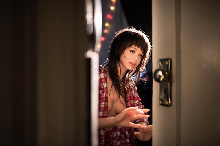 жизнь с реалистичной куклой, Джун Корея, June Korea