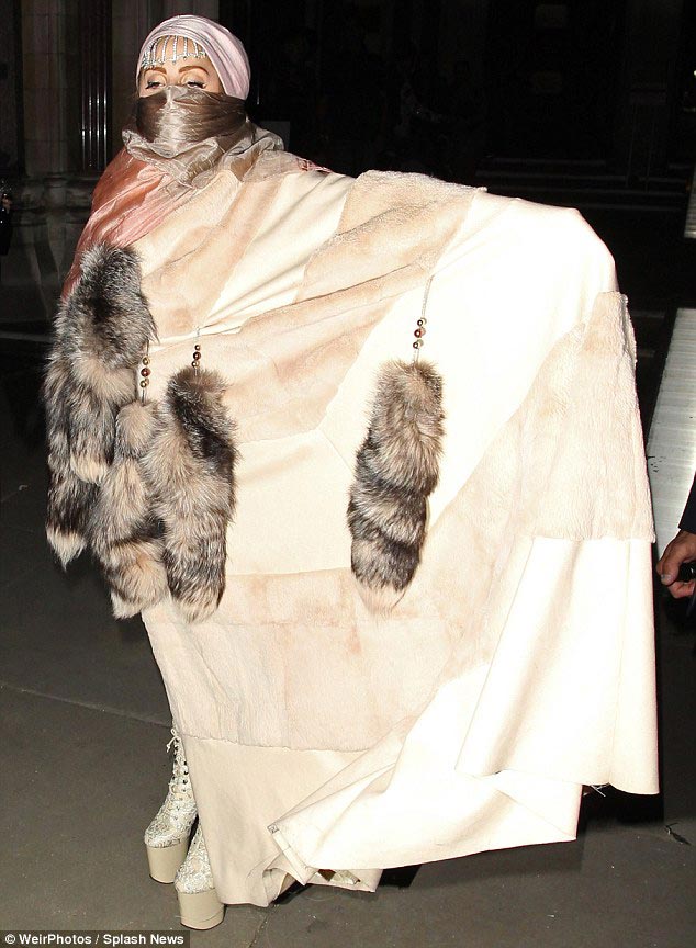 самые безумные образы Леди Гаги, эпатажные наряды леди гаги