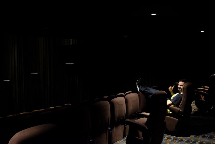  парни бесплатно прошли надев светоотражающие жилеты,  Дэвид Аллегретти и Шон