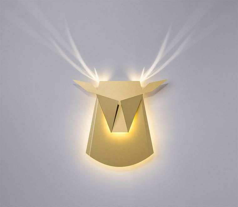 светильник в виде головы оленя, светильник свет в виде оленьих рогов