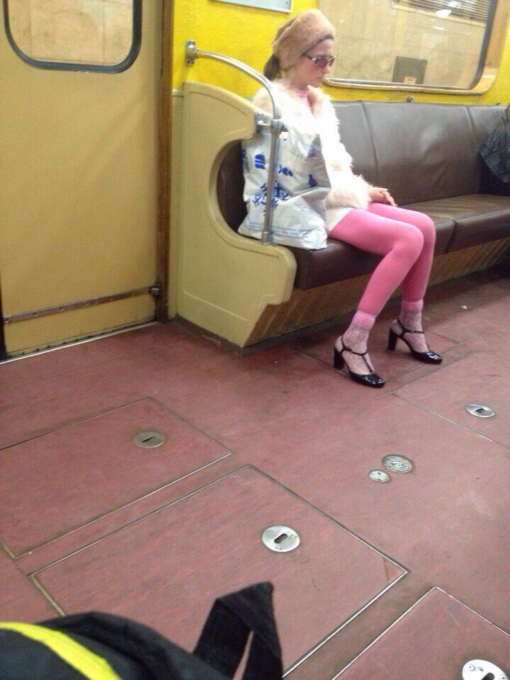 20 отчаянных модников, которых можно встретить в российском метро мода петербургского метро, мода метро, модники в транспорте, странные пассажиры метро