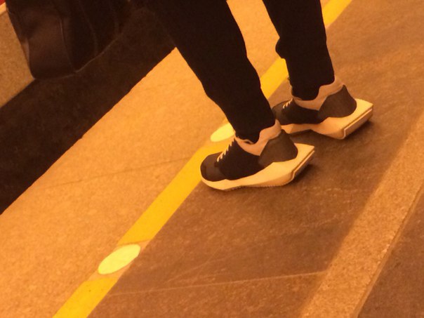 мода петербургского метро, мода метро, модники в транспорте, странные пассажиры метро 