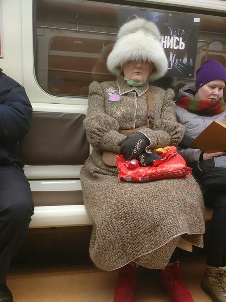мода петербургского метро, мода метро, модники в транспорте, странные пассажиры метро 