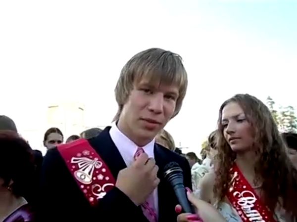 Не надо стесняться: Иван Дорн на своём школьном выпускном Иван Дорн на школьном выпускном, Иван Дорн выпускной, выпускной Дорна видео