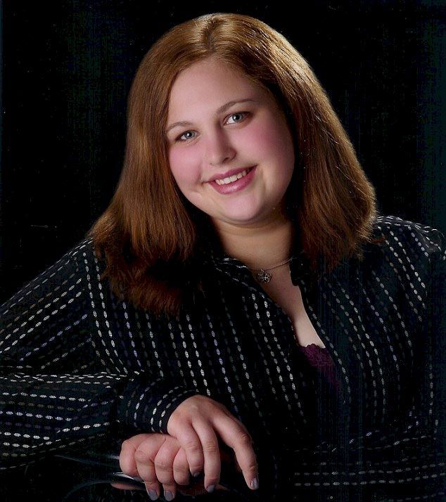 На двоих эта пара весила 320 кг, но они не только похудели в половину этого веса, но и избавиться от лишней кожи пара похудела в половину веса, пара весила 320 кг на двоих, пара до и после похудения