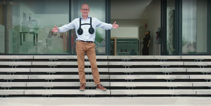 Босс попросил мужчин носить фальшивую грудь, Игнас Ван Дурсилере, Ignace Van Doorselaere