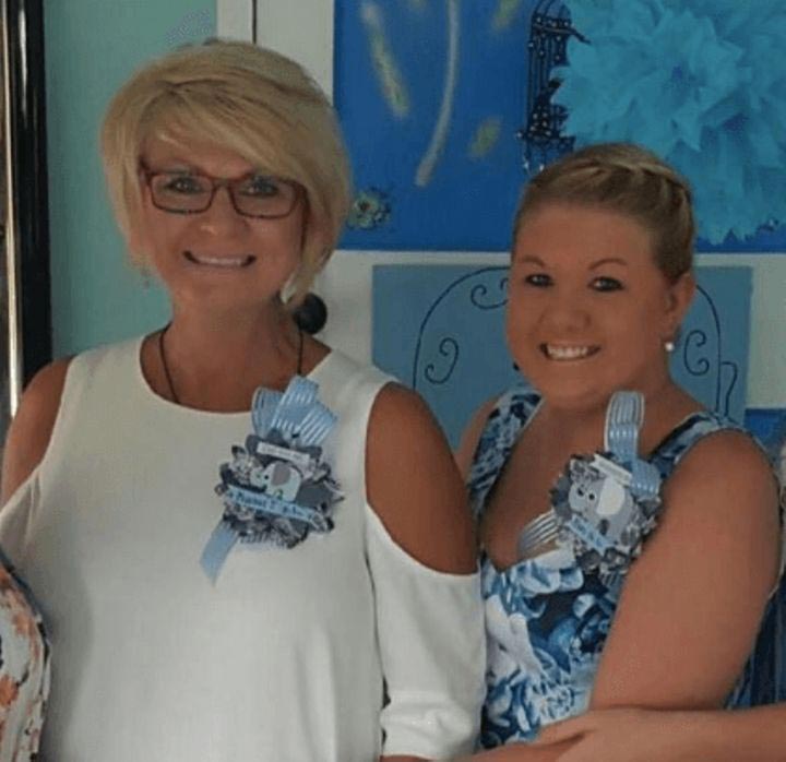 женщина родила собственного внука, женщина стала суррогатной матерью внуку, женщина стала суррогатной матерью для дочери