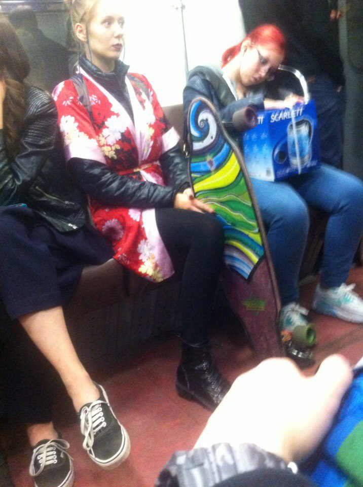 мода петербургского метро, мода метро, модники в транспорте, странные пассажиры метро 