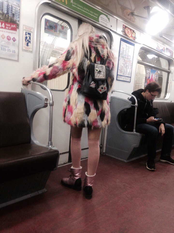 мода петербургского метро, мода метро, модники в транспорте, странные пассажиры метро 