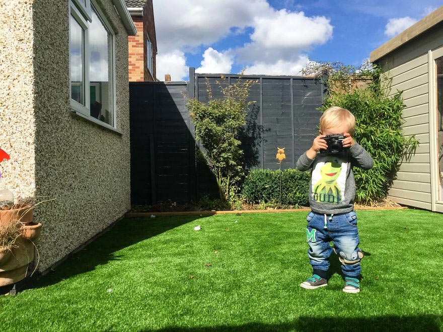 19-месячный фотограф, вручил фотоаппарат 19-месячному сыну, Мир глазами полуторагодовалого ребёнка, 1,5-годовалый фотограф