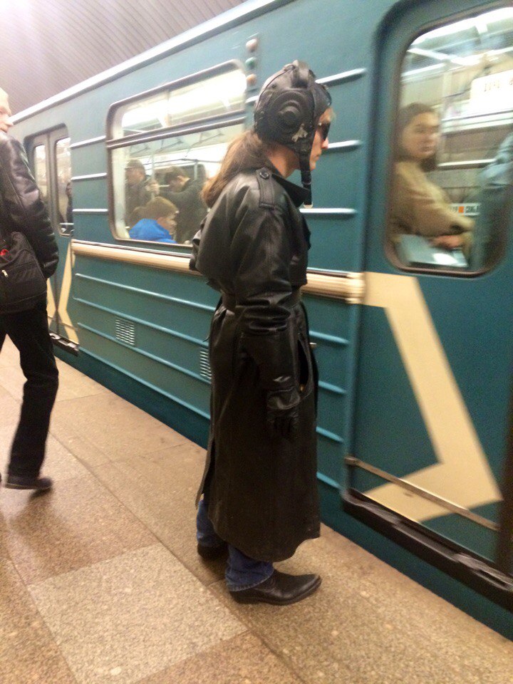 Мода от народа или 19 неординарных пассажиров российского метро мода петербургского метро, мода метро, модники в транспорте, странные пассажиры метро