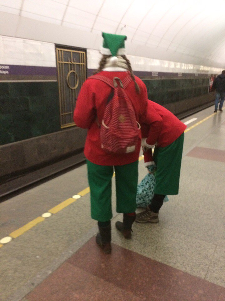Мода от народа или 19 неординарных пассажиров российского метро мода петербургского метро, мода метро, модники в транспорте, странные пассажиры метро