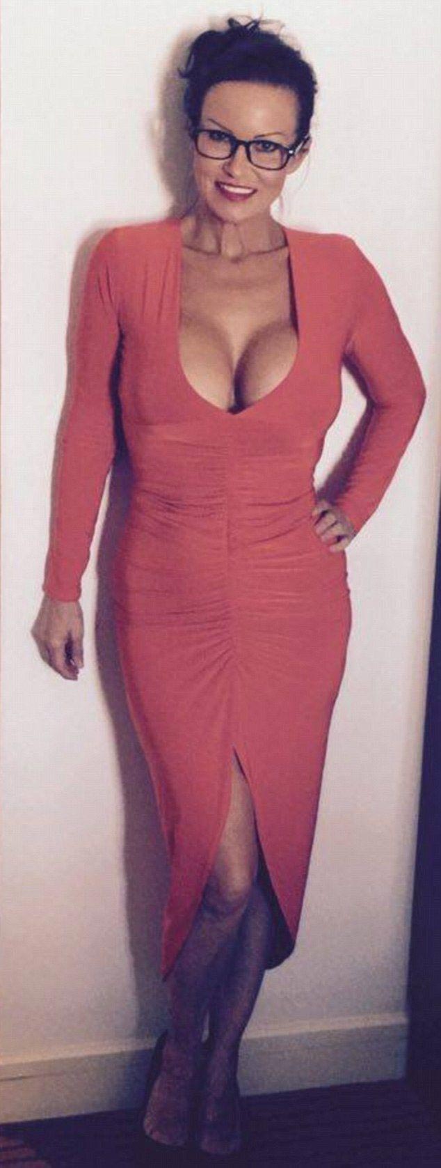 Би Камерон, Bee Cameron, потратила 100000 долларов на превращение в Джессику Рэббит, пластические операции на 100000 долларов