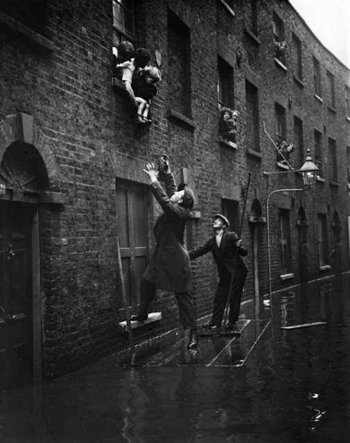 Время истории: уникальные кадры,открывающие прошлое с новой стороны Исторические кадры, редкие архивные фотографии, исторические события, редкие фото звёзд