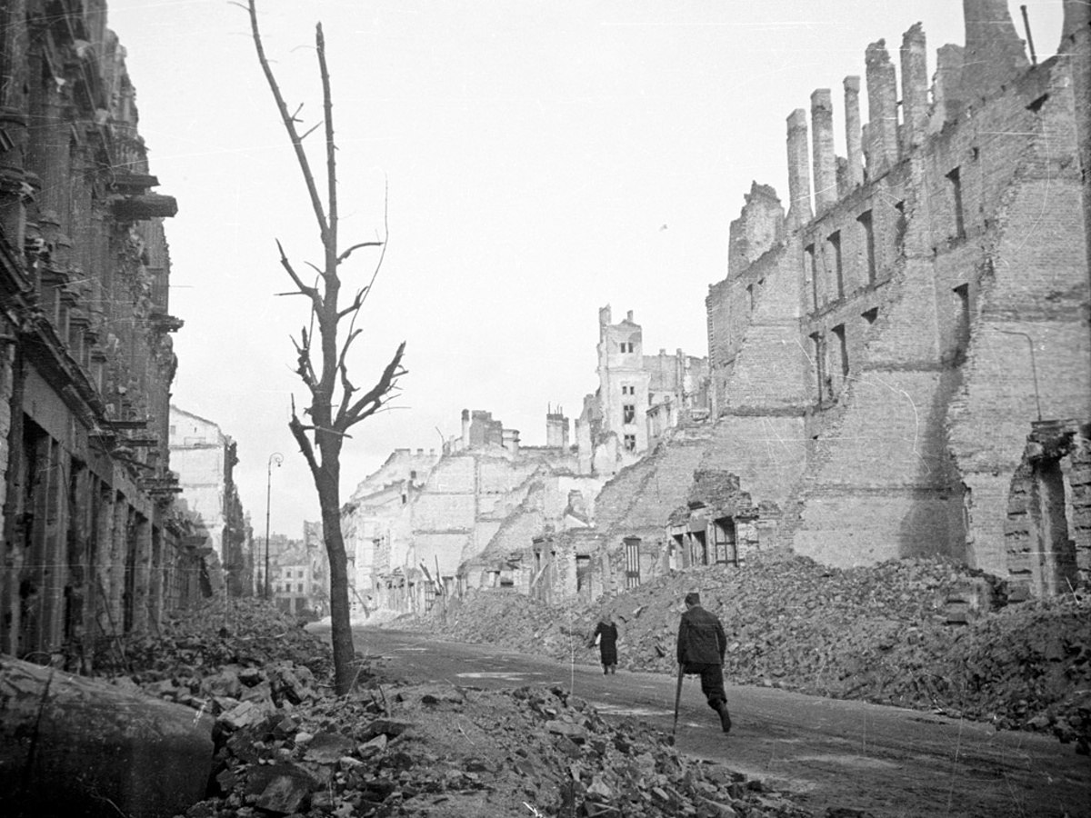 Варшава 1945