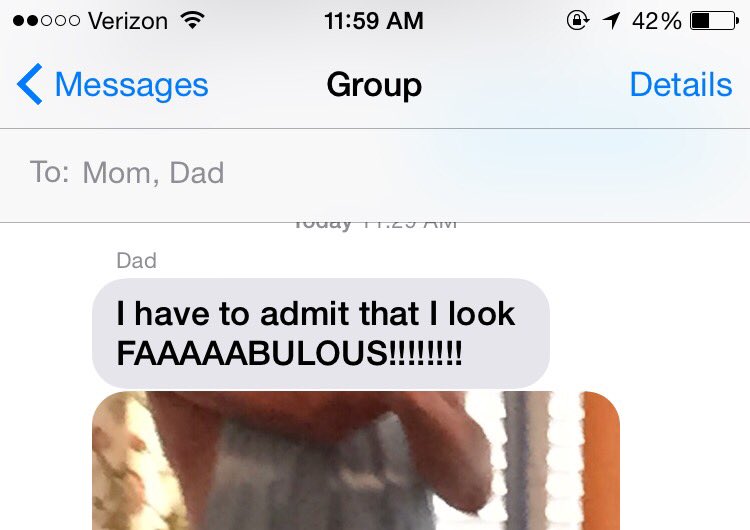 папа сообщил дочери что платья для выпускного доставили, папа надел платья для выпускного дочери,