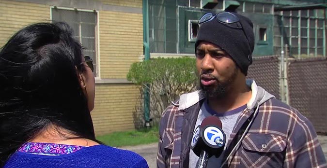 Вместо того, чтобы выписать штраф этому папе, полицейский дал ему то, в чём тот действительно нуждался полицейский купил детское автокресло, полицейский купил автокресло вместо штраша