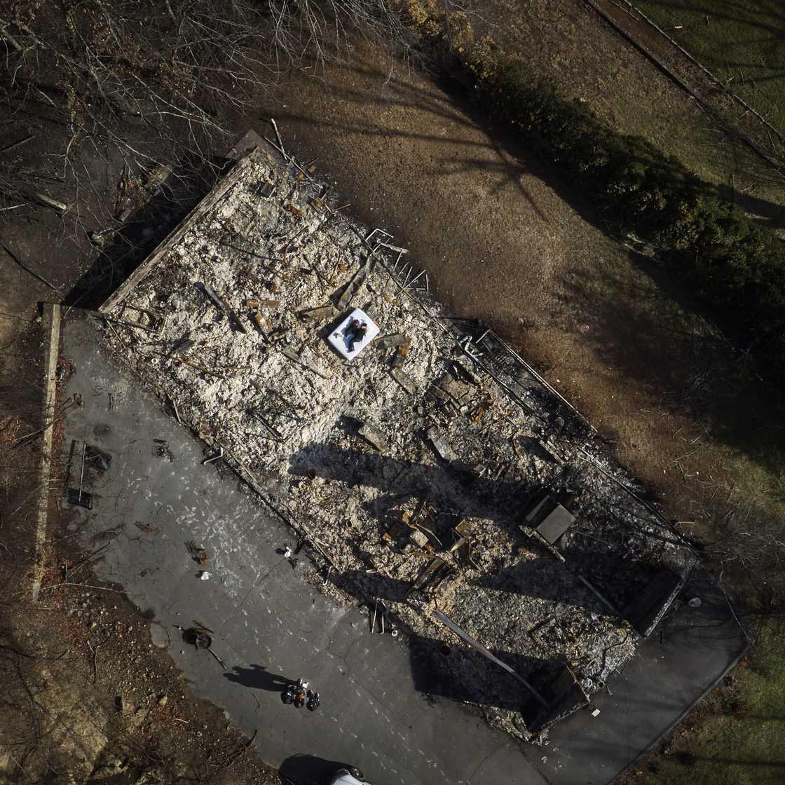 Джереми Кауэрт, Jeremy Cowart, Voices of Gatlinburg, Голоса Гатлинбурга, жертвы лесных пожаров