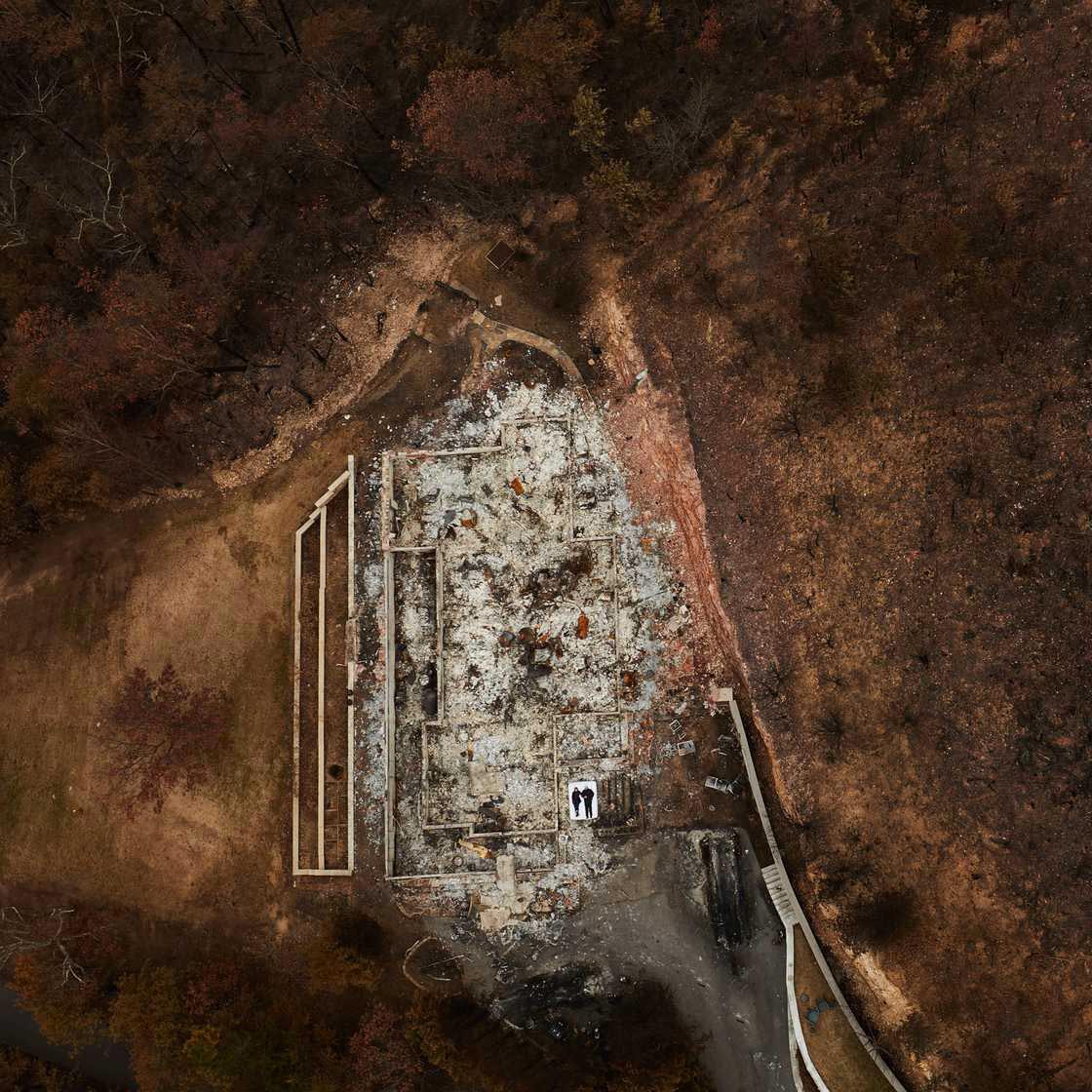 Джереми Кауэрт, Jeremy Cowart, Voices of Gatlinburg, Голоса Гатлинбурга, жертвы лесных пожаров