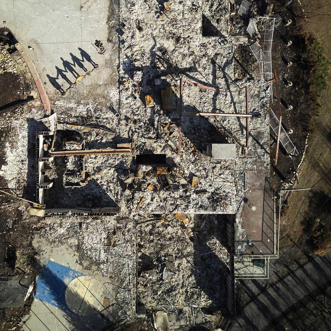 Джереми Кауэрт, Jeremy Cowart, Voices of Gatlinburg, Голоса Гатлинбурга, жертвы лесных пожаров