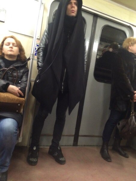 мода петербургского метро, мода метро, модники в транспорте, странные пассажиры метро 